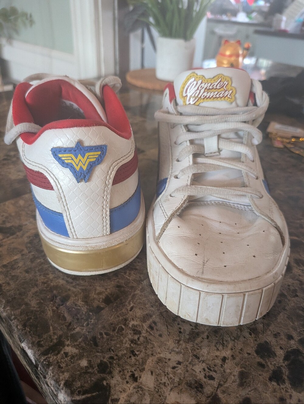 Puma X DC Justice League Cali Star Wonder Sneakers Size 4.5